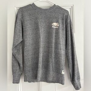 Grey roots crewneck
